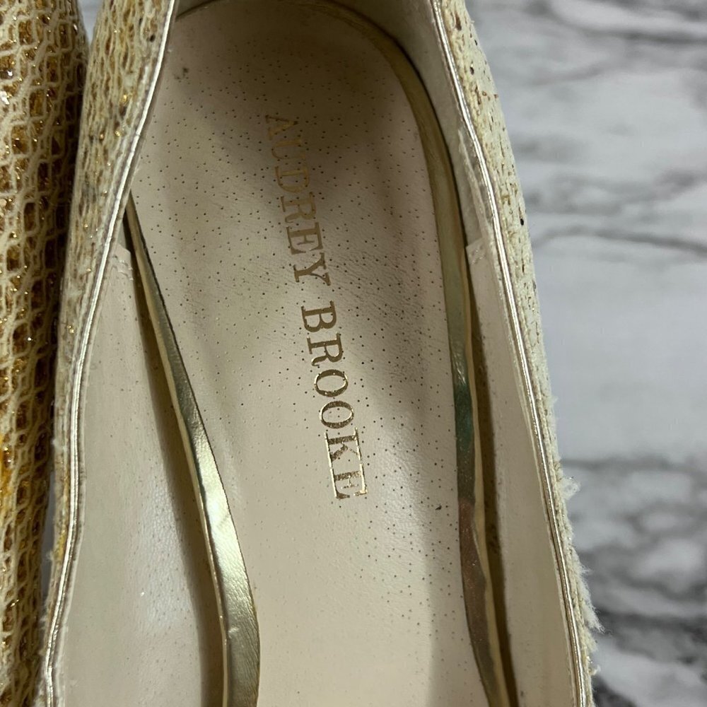 𝅺AUDREY Brook Peep Toe Heels Quillan Gold Cross Stitch size 9.5 - Picture 4 of 13